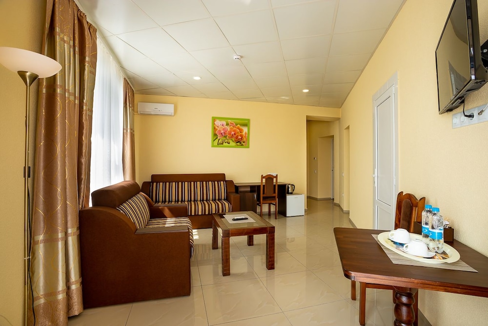 Suite (2 Rooms)