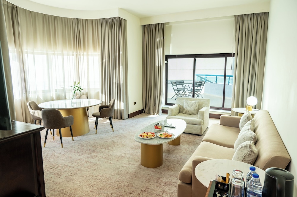 Executive Suite, Balcony, City View