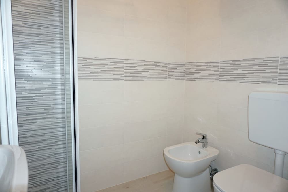 Studio, Multiple Bedrooms, Balcony, Garden View photo 3