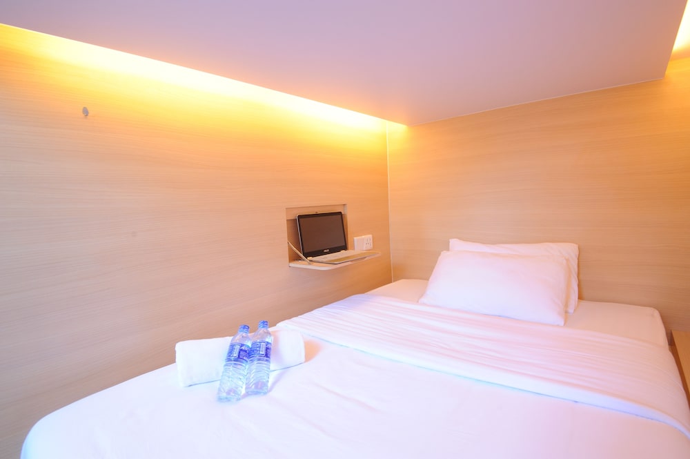 Premium Single Capsules Dormitory