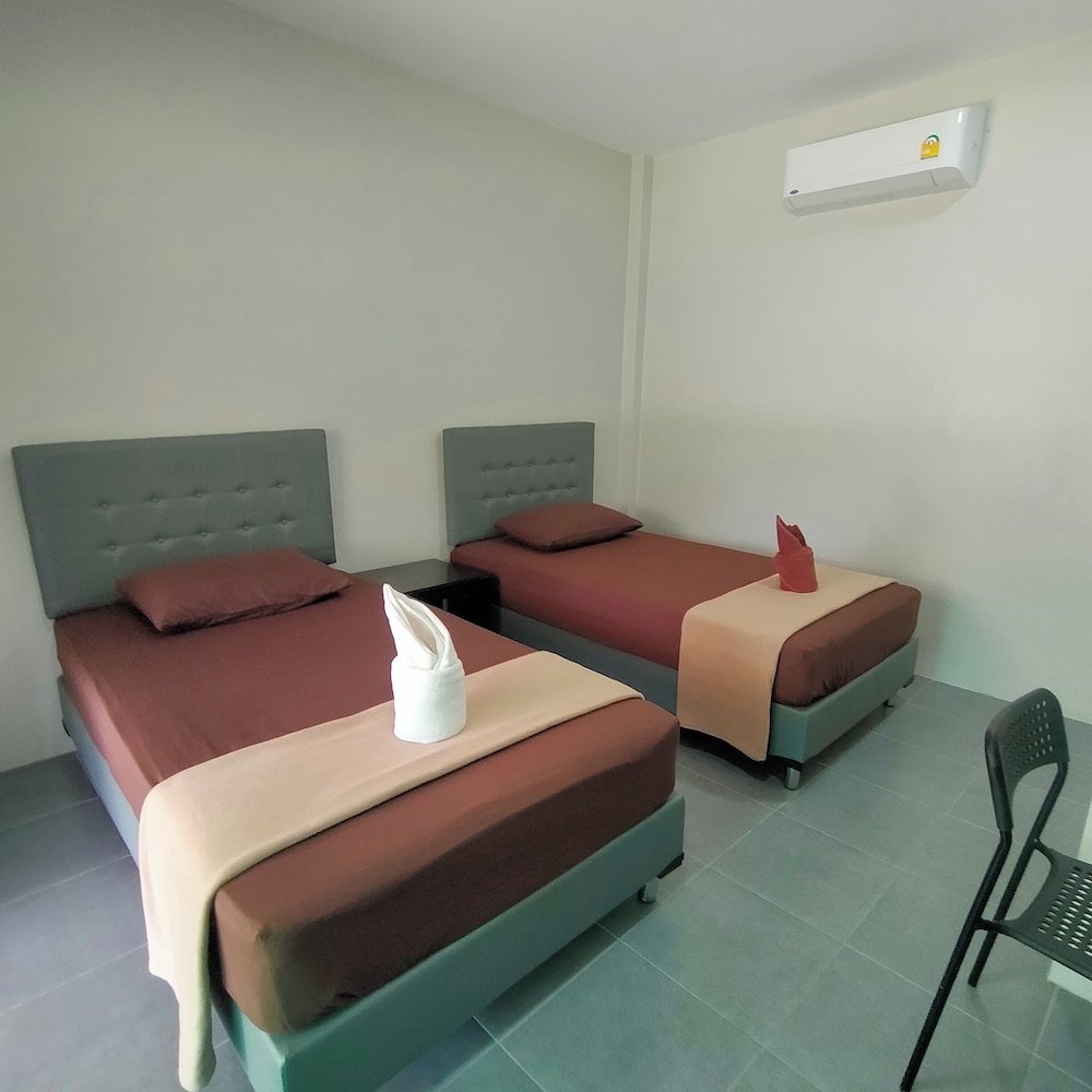 Deluxe Twin Room - Photo 8