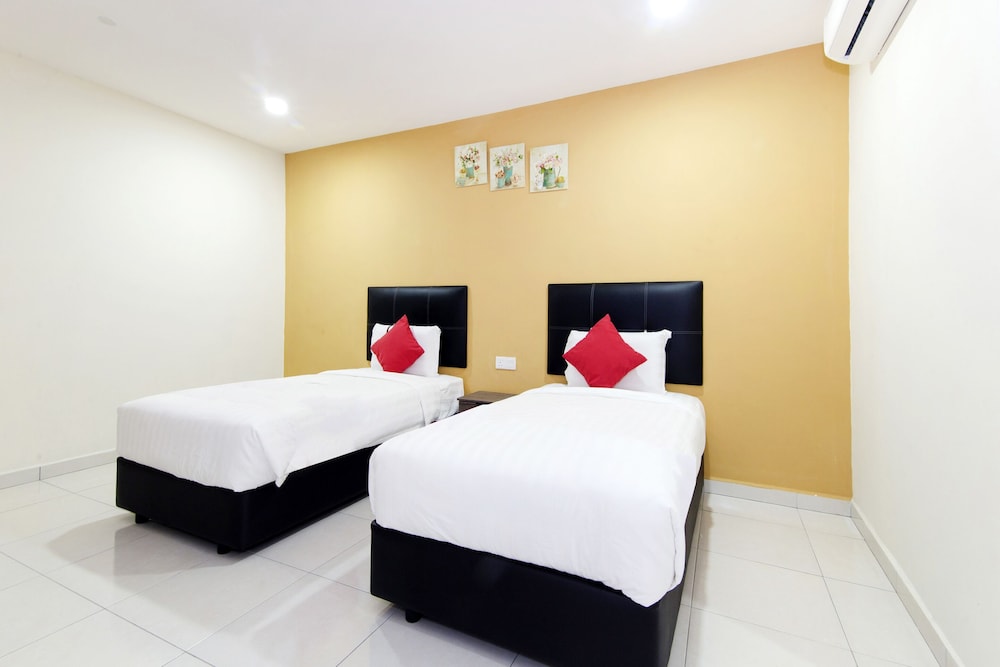 Standard Twin Room - Photo 4