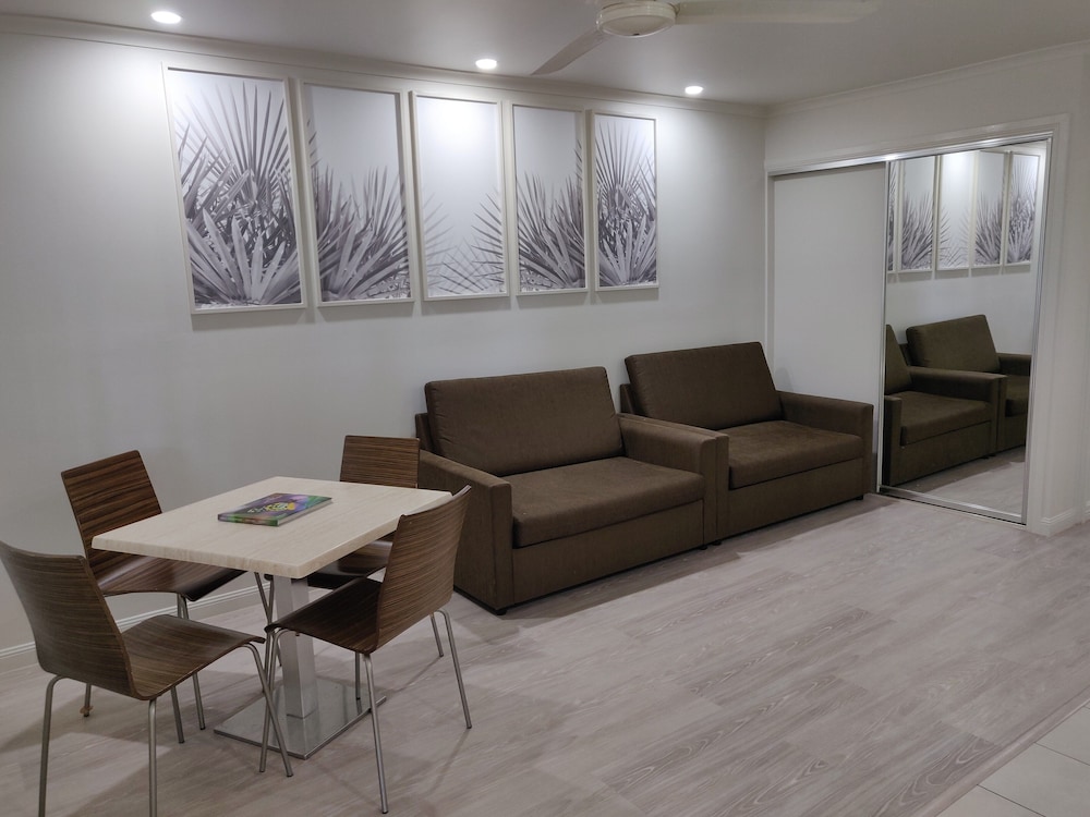 Family Studio - Photo 3