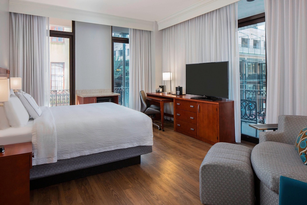 Room, 1 King Bed, Balcony (View) photo 1
