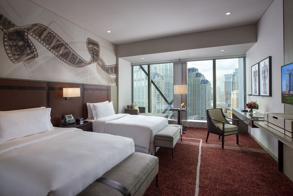 Celebrity Vista Twin Room
