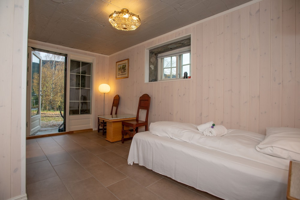 Basic Single Room photo 2