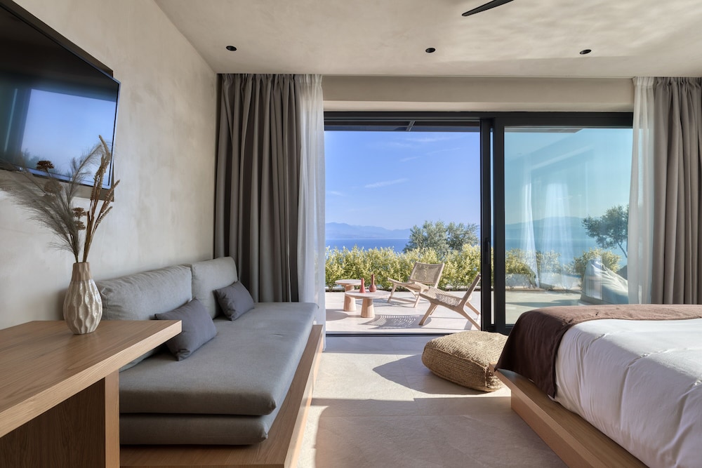 Junior Suite, 1 Bedroom, Private Pool, Sea View - Photo 7