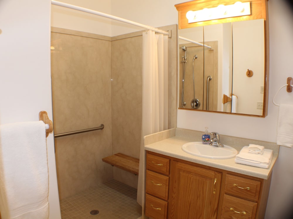 Zion's Most Wanted Hotel, Billede 4