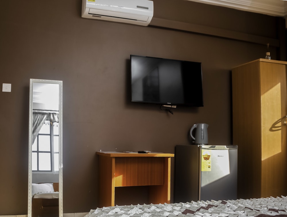 Standard Room, Non Smoking - Photo 6