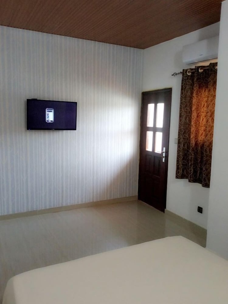 Comfort Room photo 2