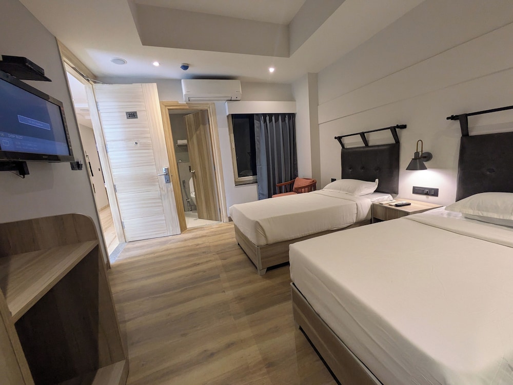 Superior Twin Room - Photo 9