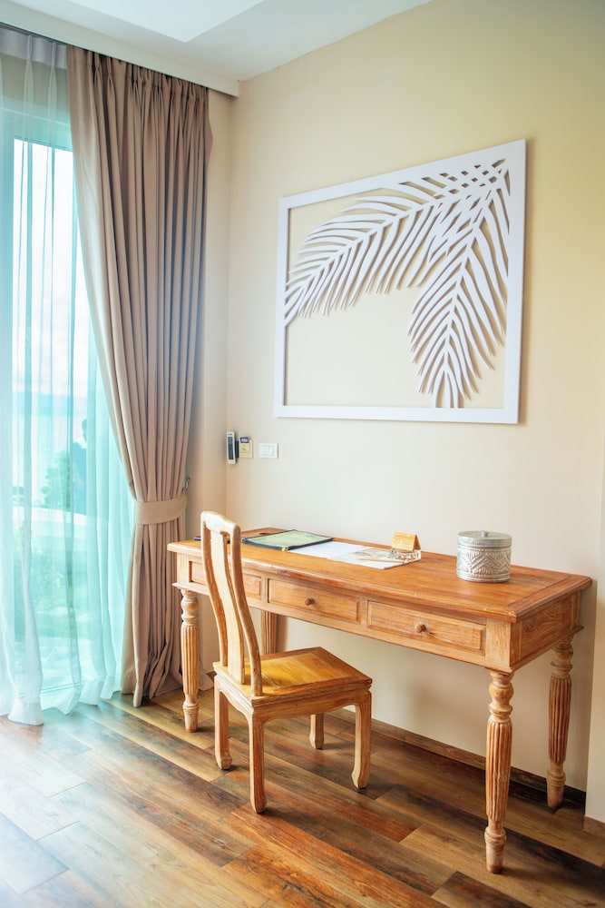 Deluxe Beach Front Villa - Photo 4