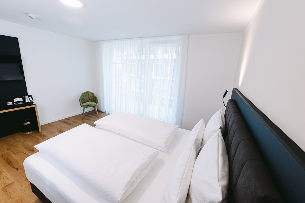 Comfort Double Room, 1 King Bed photo 2