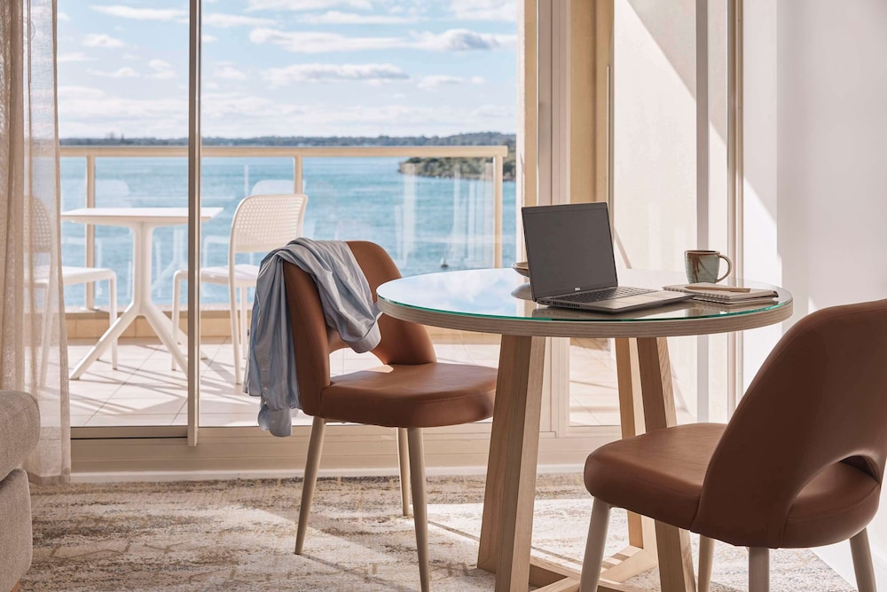 Deluxe Water View King - Photo 2