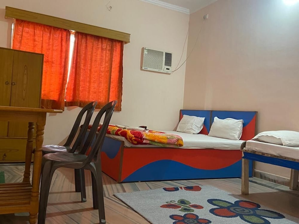 Deluxe Double Room (AC) photo 1