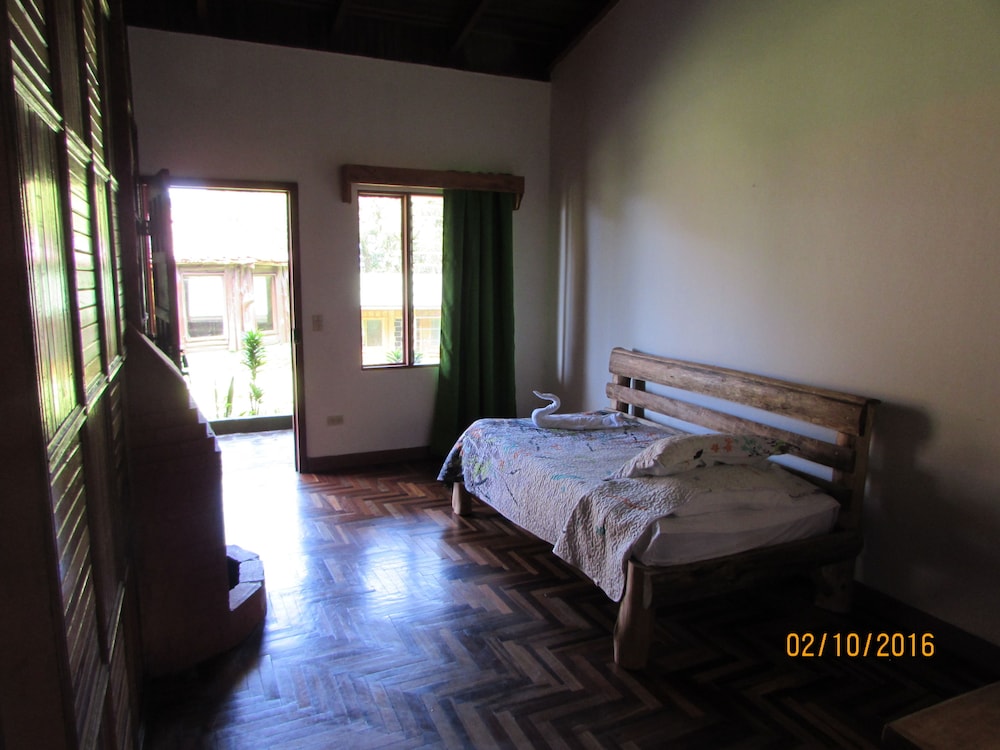 Basic Room, Non Smoking, Mountain View photo 3