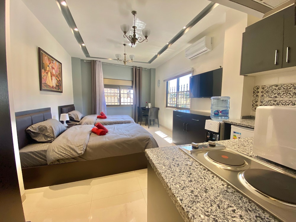 Comfort Studio, 1 Bedroom, Non Smoking, Mountain View