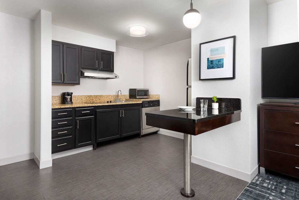 Suite, 1 King Bed, Accessible, Bathtub (Mobility & Hearing) - Photo 6