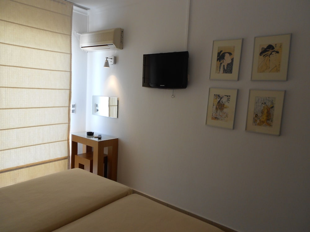 Standard Double or Twin Room photo 3
