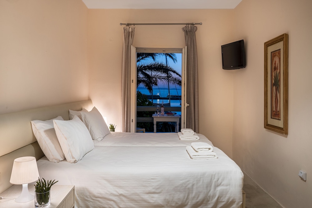 Superior Room, Sea View photo 3