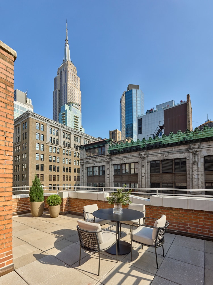 Premium Empire State Room with Terrace