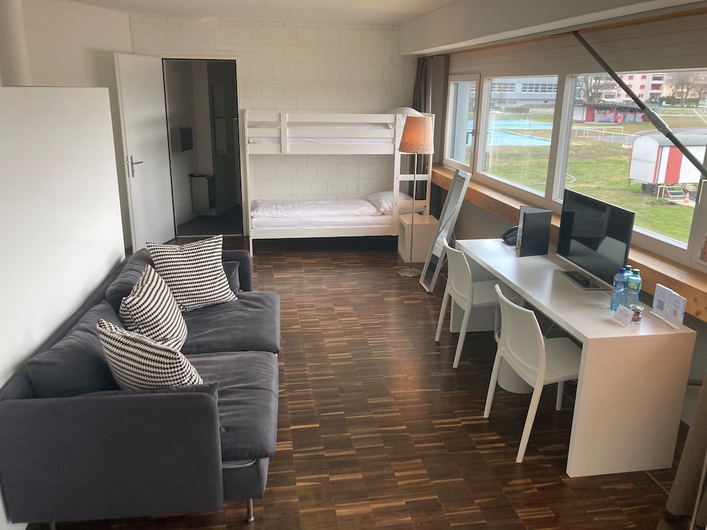 Family Room, Multiple Beds, Non Smoking photo 3