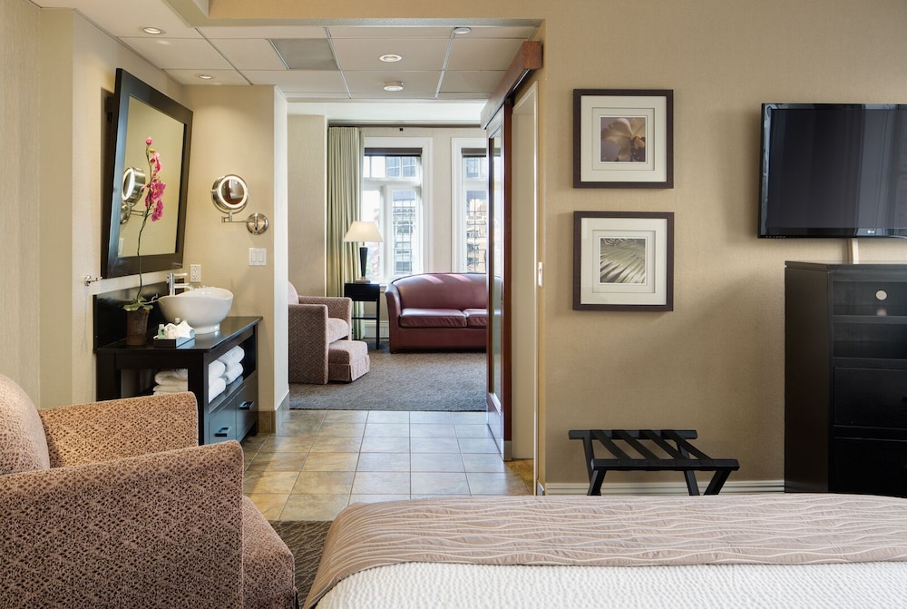 One King Bed Studio Suite