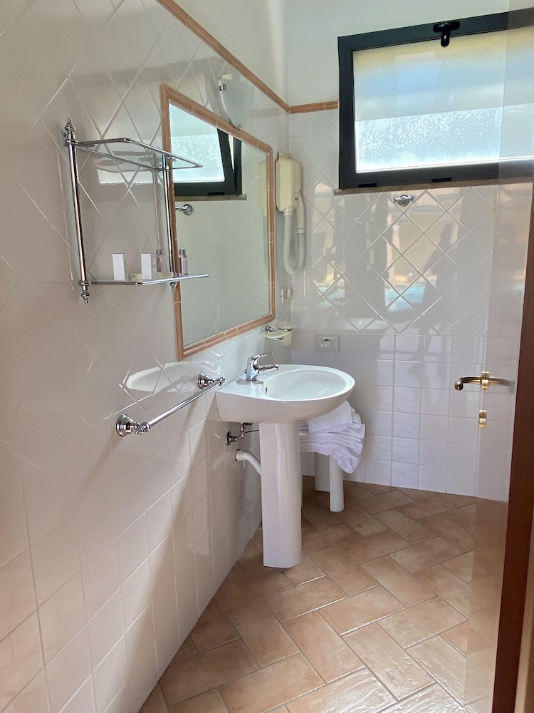 Superior Triple Room photo 3