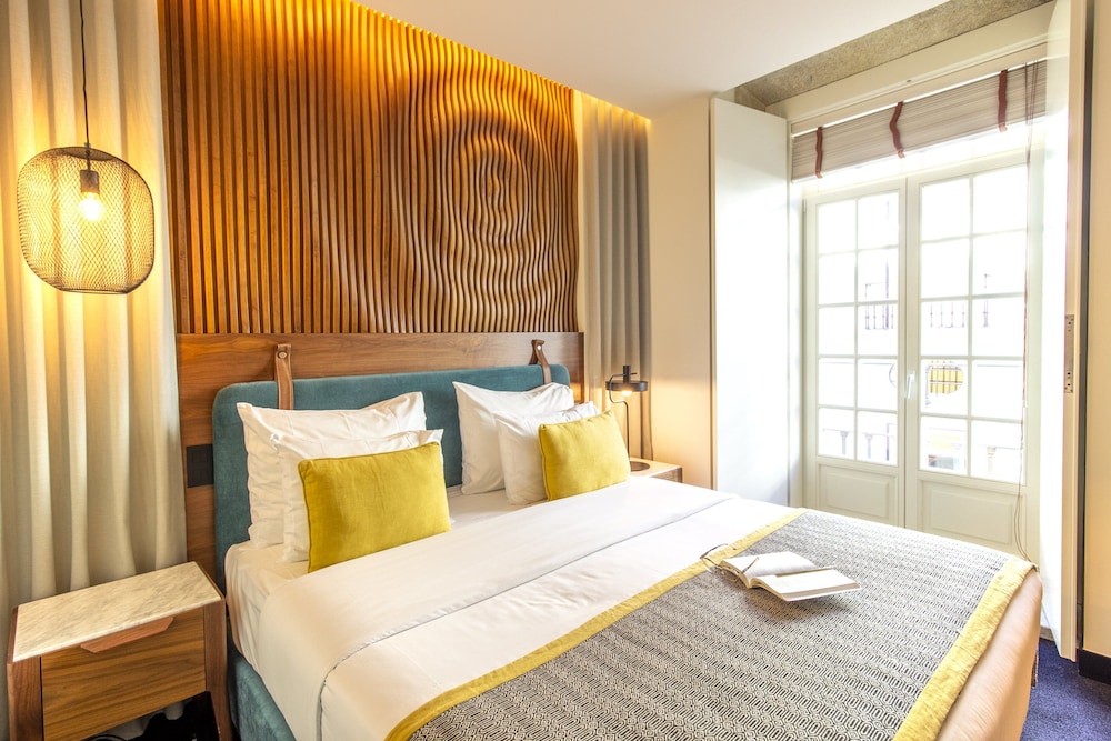 Deluxe Double Room, City View - Photo 2