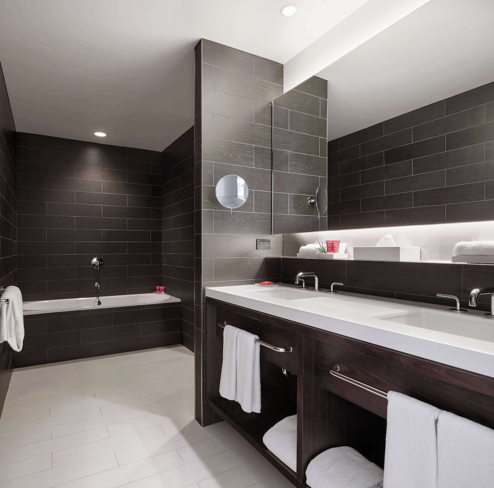 Premier Suite, 1 King Bed with Sofa bed
