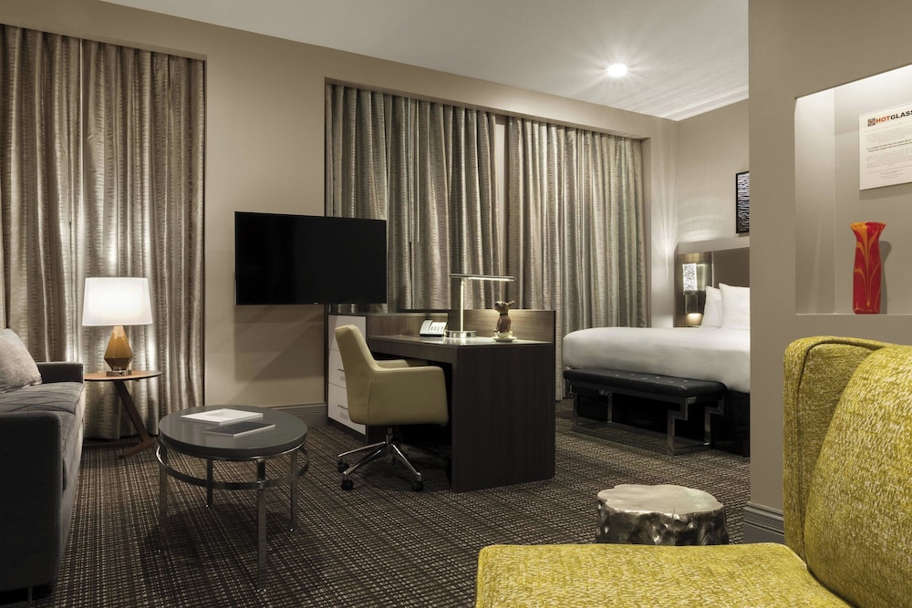 Junior Suite, 1 King Bed with Sofa bed