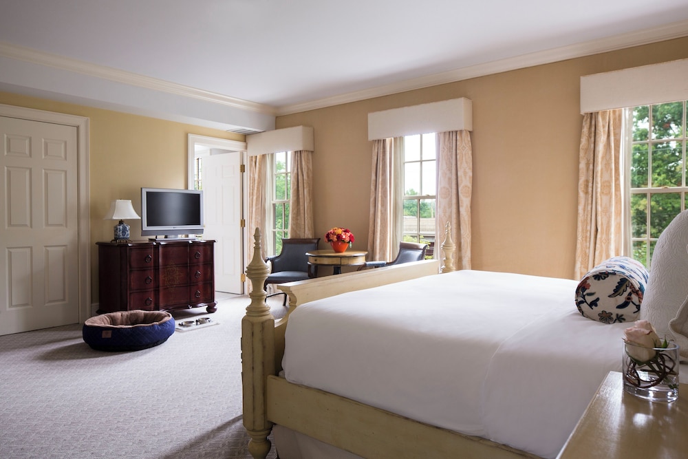 Deluxe Room, 1 King Bed (Deluxe King ADA Compliant Room) photo 1