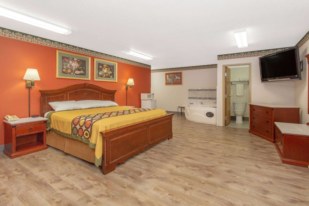 Suite, 1 King Bed, Non Smoking (Luxury) - Photo 1