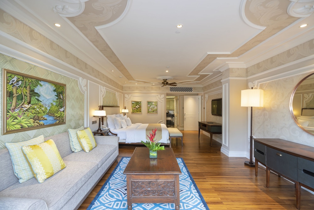 Club Suite, 1 King Bed, Club Lounge Access (Sanctuary) - Photo 2
