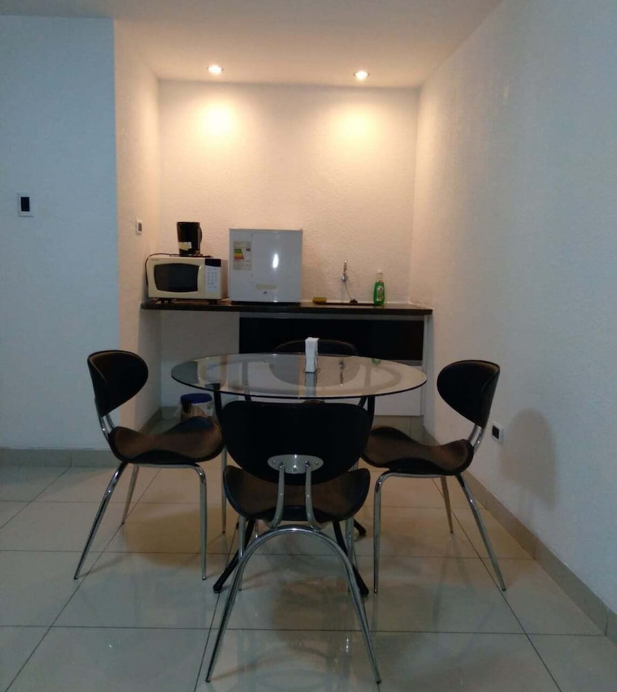 Luxury Suite, 1 King Bed, Microwave, City View photo 2