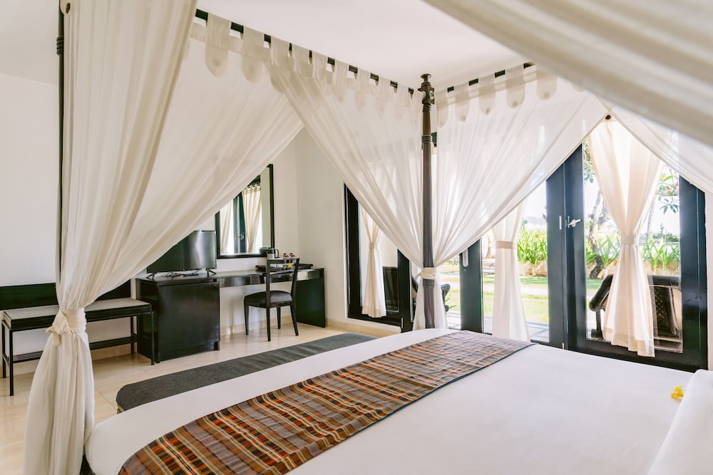 Beachfront Deluxe - Photo 1