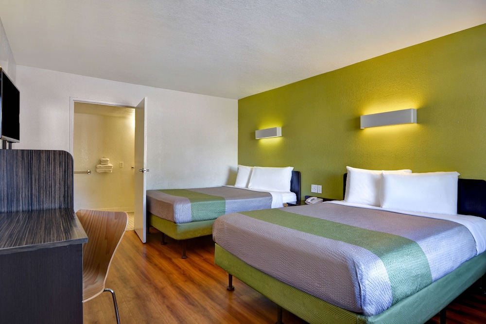 Standard Suite, 1 Queen Bed, Non Smoking