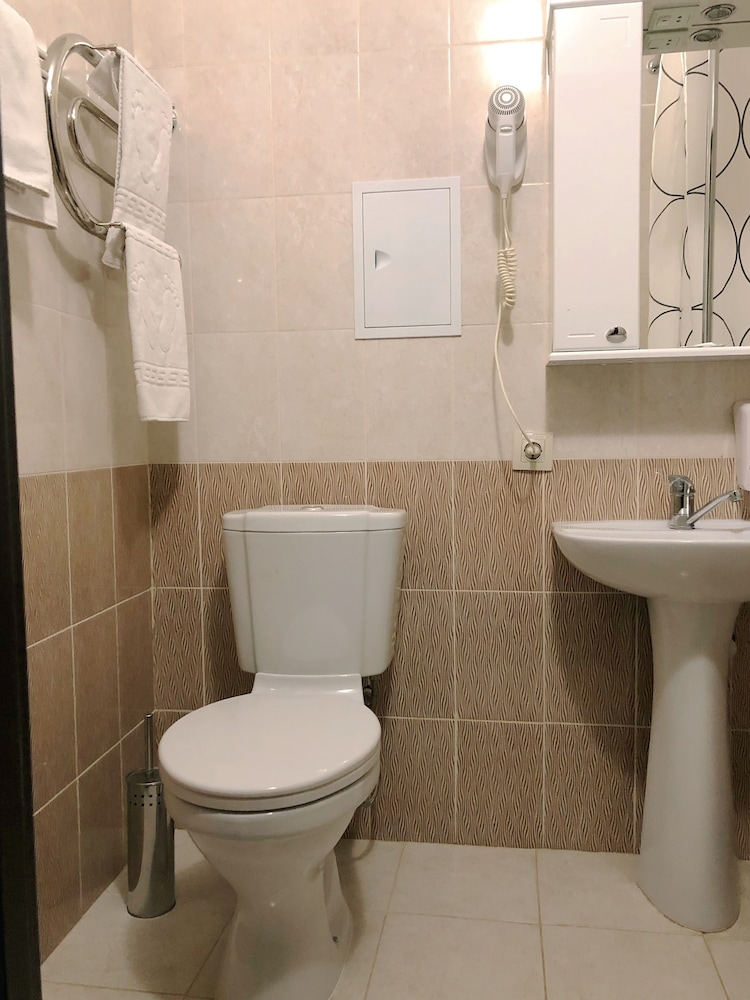 Economy Double Room photo 2