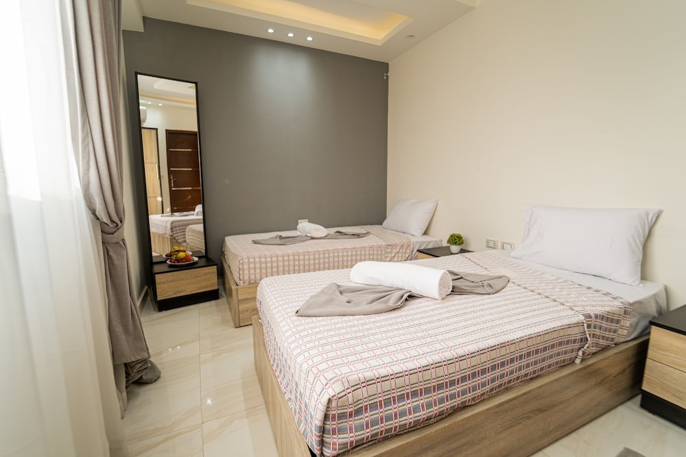 Triple Room, City View photo 2
