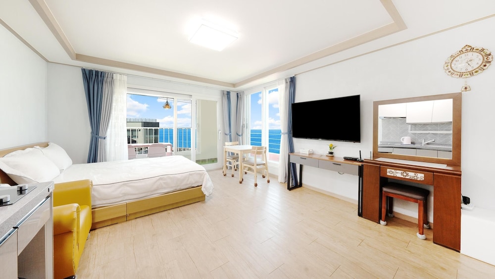 Basic Room, 1 Bedroom (303) - Photo 1