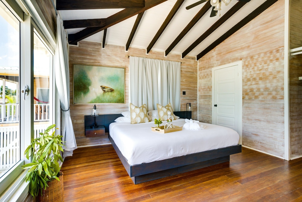 2 bedroom Beachfront Suite