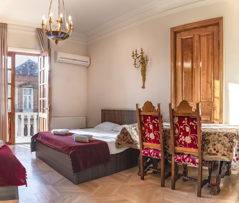 Family Suite, Multiple Beds, Balcony, City View
