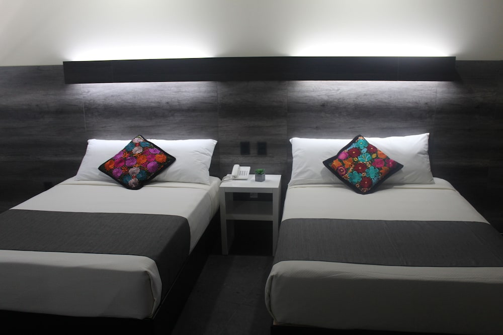 Suite, 2 Double Beds photo 3