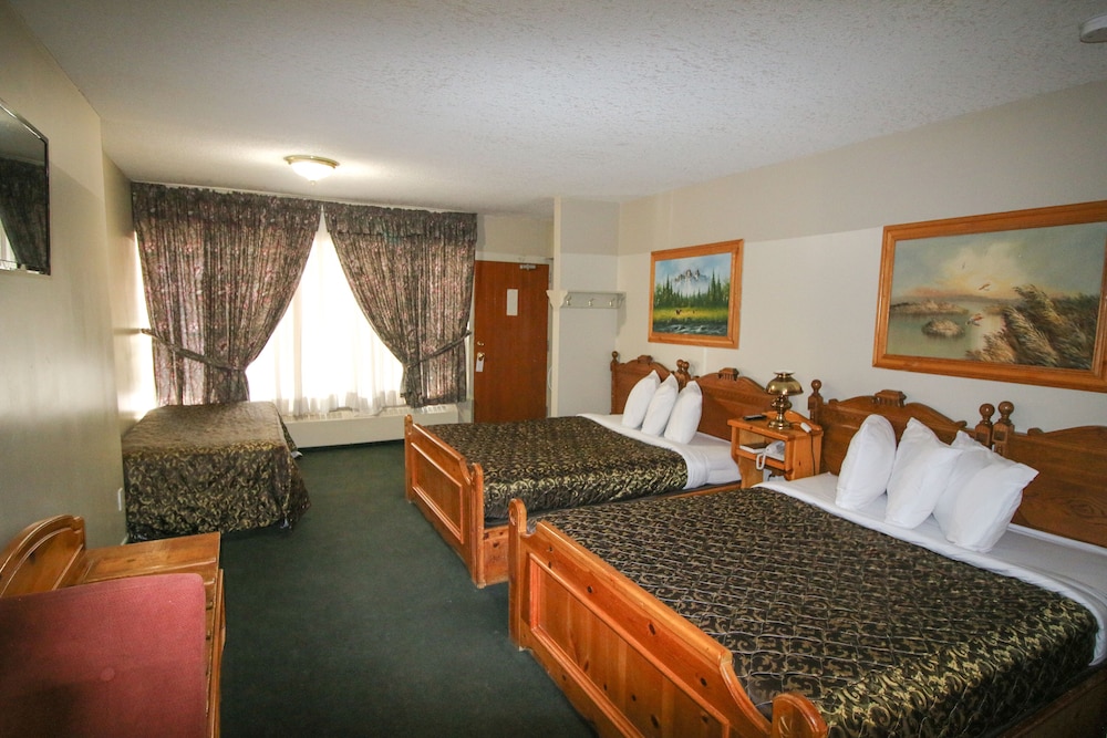 Standard Room, 2 Queen Beds, Kitchenette With Sofa Bed