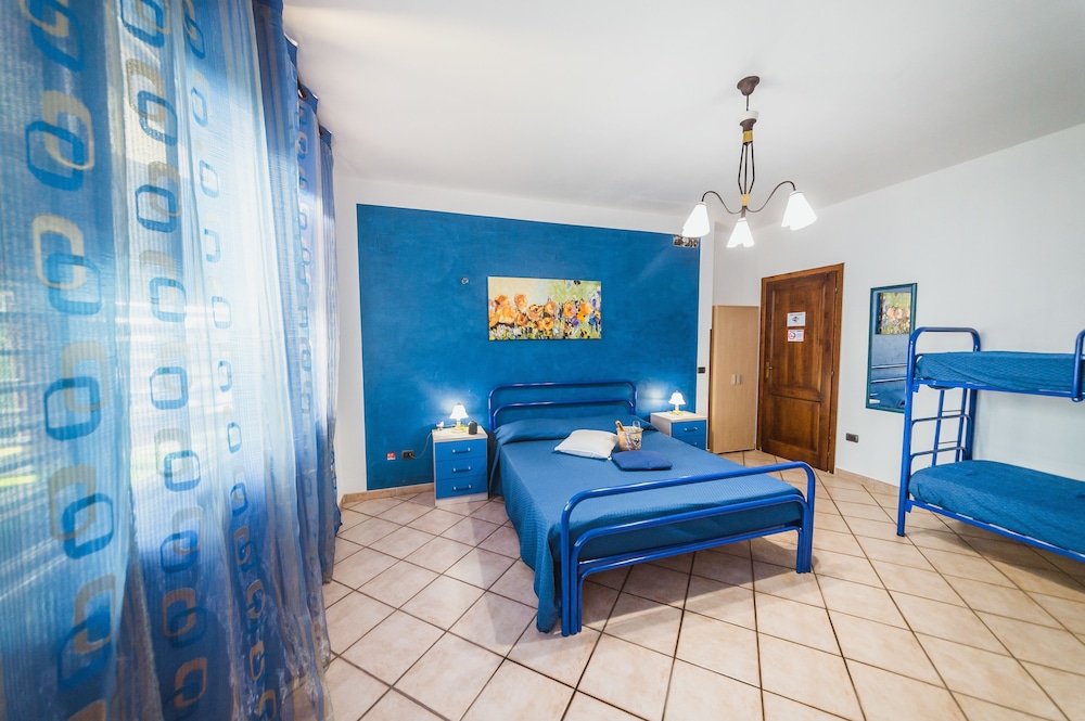 Standard Quadruple Room, Ensuite, Garden View