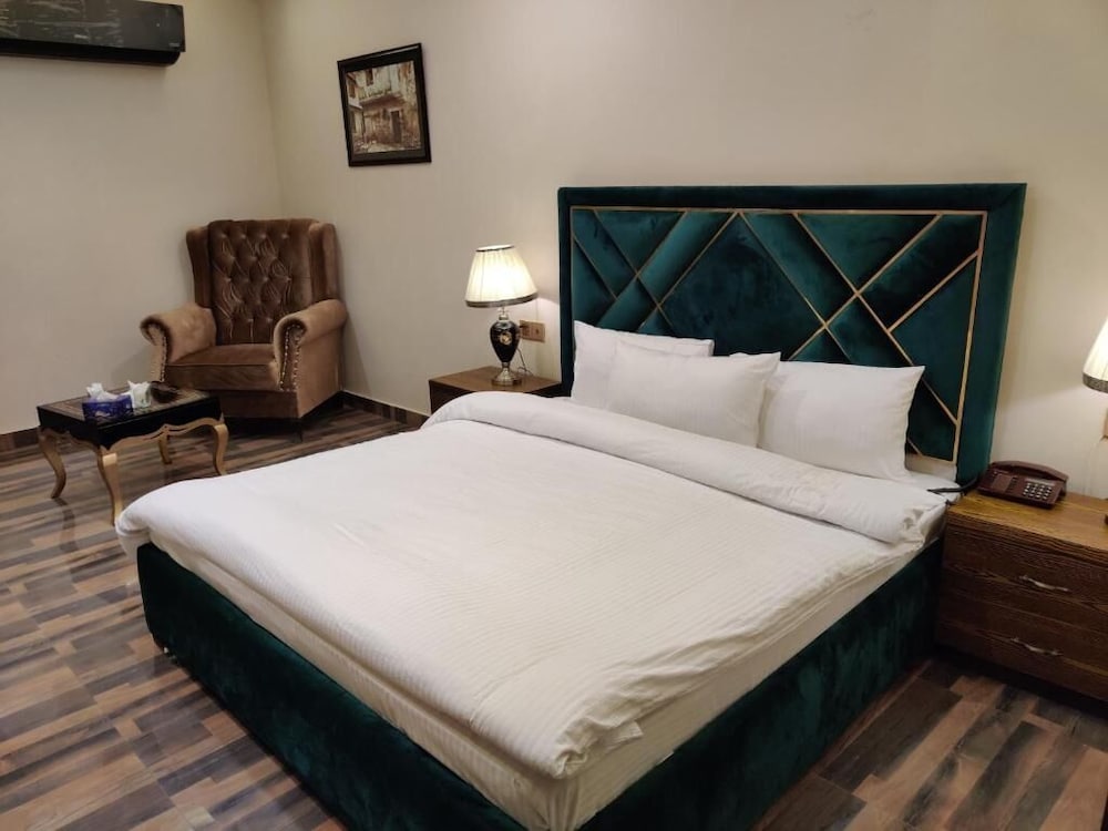 Deluxe Double Room photo 2