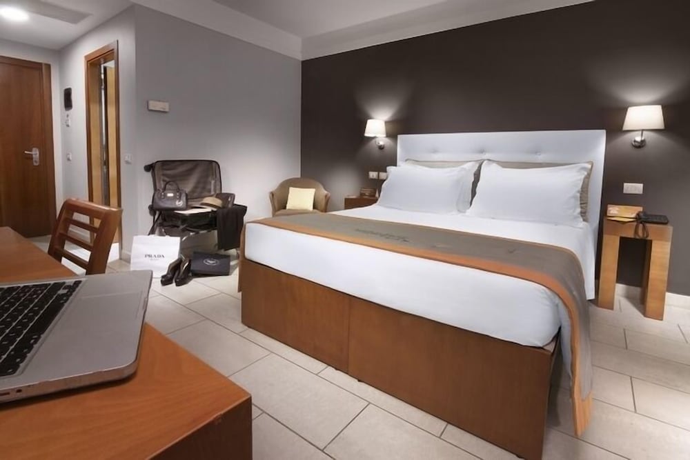 Comfort Room, 1 Queen Bed, Non Smoking photo 1