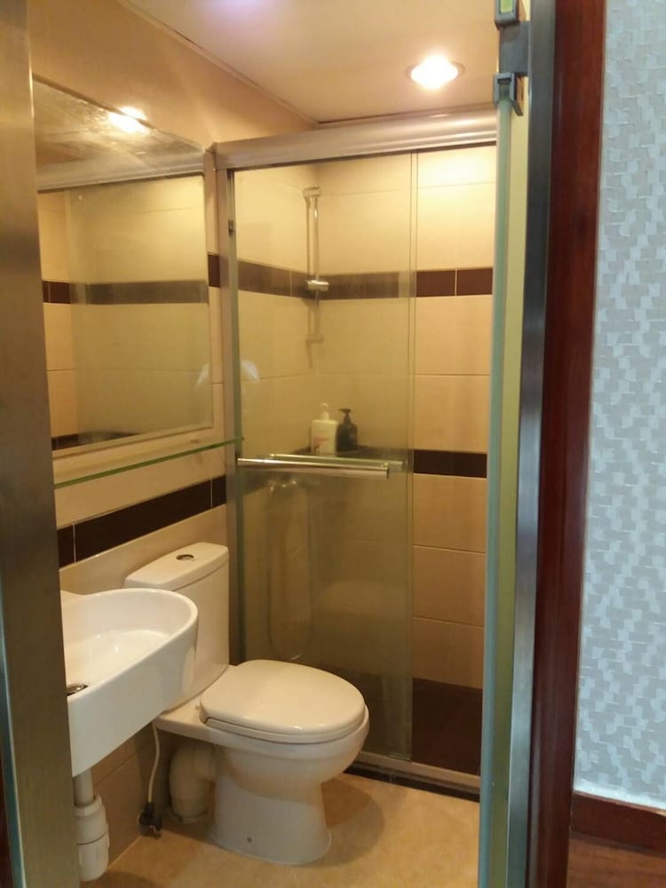 Deluxe Family Suite (6 person)(with Window) photo 3