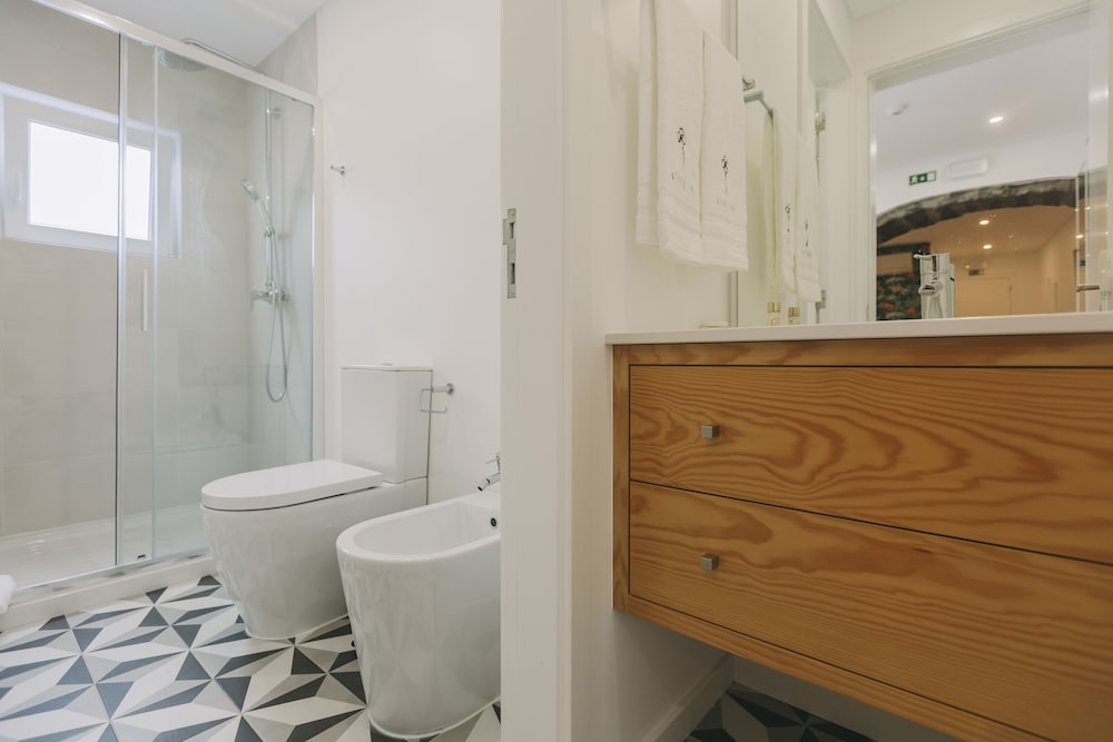 Bed in a Shared Mixed Room , Shared Bathroom ( 4 pax), photo 6