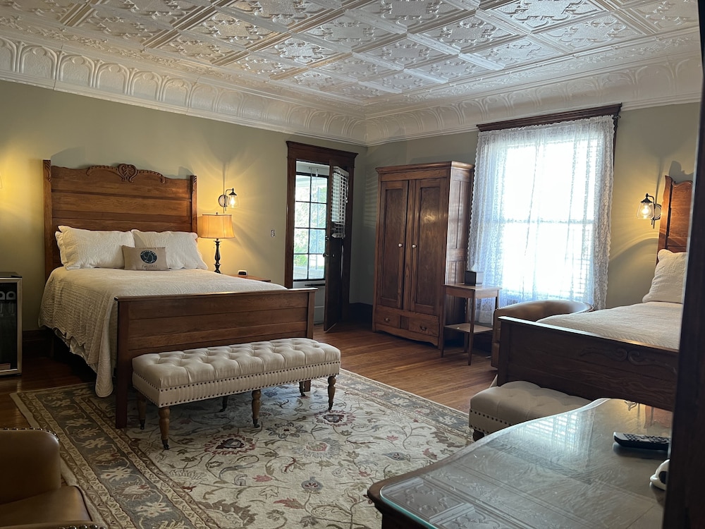 Standard Room, 2 Double Beds, Garden View (Tyfi 1) photo 1